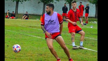 El plantel Rojinegro volverá a entrenar esta tarde con vistas al trascendental partido del martes anta San Miguel. El plantel Rojinegro volverá a entrenar esta tarde con vistas al trascendental partido del martes anta San Miguel.