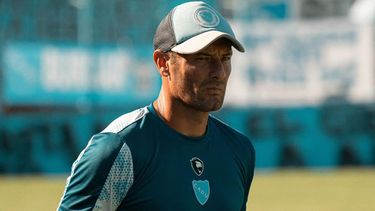 Santiago Davio y su cuerpo técnico ya no forman parte de Defensores Unidos de Zárate (CADU). ¿Fue una desvinculación por mutuo acuerdo con la Comisión Directiva, o un despido? Santiago Davio y su cuerpo técnico ya no forman parte de Defensores Unidos de Zárate (CADU). ¿Fue una desvinculación por mutuo acuerdo con la Comisión Directiva, o un despido?