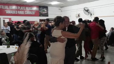 Este viernes en la sede del Club River Plate Pergamino se desarrollará una nueva edición de la Milonga Tinta Roja. Este viernes en la sede del Club River Plate Pergamino se desarrollará una nueva edición de la Milonga Tinta Roja.