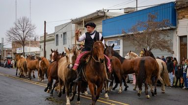 El sábado en Avenida de Mayo tendrá lugar el desfile de caballos de las distintas organizaciones tradicionalistas.