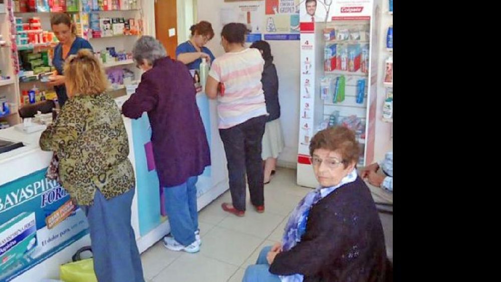 En las farmacias crece la demanda de consultas por la vacuna antigripal. (ARCHIVO)