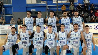 Argentino, reciente campeón del Súper 4, va por el pase a semifinales en Rojas frente a Sportivo.