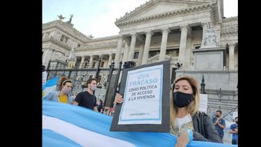 Los tomadores de crédito UVA en una protesta. Los tomadores de crédito UVA en una protesta.