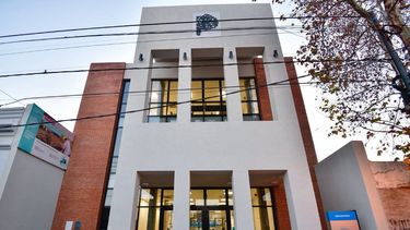 Con 55 mil gestiones atendidas y un centenar de personas que asisten diariamente con turno o por consultas, la Casa de la Provincia de Zárate es una de las más concurridas de la provincia según datos de enero. Con 55 mil gestiones atendidas y un centenar de personas que asisten diariamente con turno o por consultas, la Casa de la Provincia de Zárate es una de las más concurridas de la provincia según datos de enero.