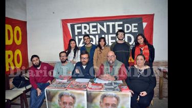 Los referentes del Frente de Izquierda y los Trabajadores, lanzaron su campaña de cara a las elecciones. (LA OPINION)