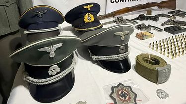armas y dagas: la coleccion nazi de un hombre de gerli que termino detenido por vender un uniforme armas y dagas: la coleccion nazi de un hombre de gerli que termino detenido por vender un uniforme