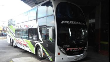 El viernes a la tarde estuvieron en la Terminal de Pergamino los primeros tres micros que puso Pullman General Belgrano. (LA OPINION)