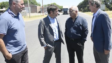 El Gobierno de la Provincia de Buenos Aires puso en marcha el proceso licitatorio para una ambiciosa obra de infraestructura energética que busca fortalecer el Sistema Eléctrico de Transporte por Distribución Troncal, bajo la órbita de la empresa TRANSBA S.A. El Gobierno de la Provincia de Buenos Aires puso en marcha el proceso licitatorio para una ambiciosa obra de infraestructura energética que busca fortalecer el Sistema Eléctrico de Transporte por Distribución Troncal, bajo la órbita de la empresa TRANSBA S.A.