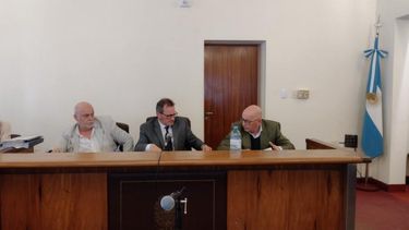 Los jueces Carlos Picco, Guillermo Burrone y Renato Santore integran el Tribunal Oral en lo Criminal. Los jueces Carlos Picco, Guillermo Burrone y Renato Santore integran el Tribunal Oral en lo Criminal.