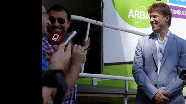 El director de Arba, Gastón Fossati, presentó puntos de atención móviles. (ARBA)