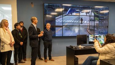 El secretario Ignacio Doddi, junto al Intendente Javier Martínez y la diputada provincial paula Bustos en la presentación de la nueva tecnología del Centro de Monitoreo.