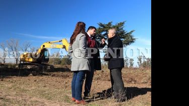 El intendente reconoció demoras en las gestiones aunque aseguró que habrá prontas adjudicaciones. (LA OPINION)