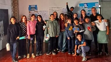 Alumnos de J. A. de la Peña iniciaron talleres Atahualpa Yupanqui para explorar identidad y memoria local. Alumnos de J. A. de la Peña iniciaron talleres Atahualpa Yupanqui para explorar identidad y memoria local.